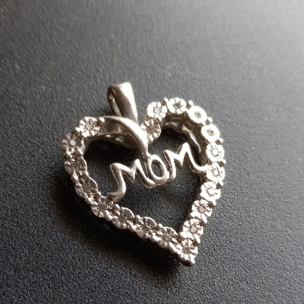 SUN Sterling Silver 925 Real Round-Cut Diamond "MOM" Heart Pendant
